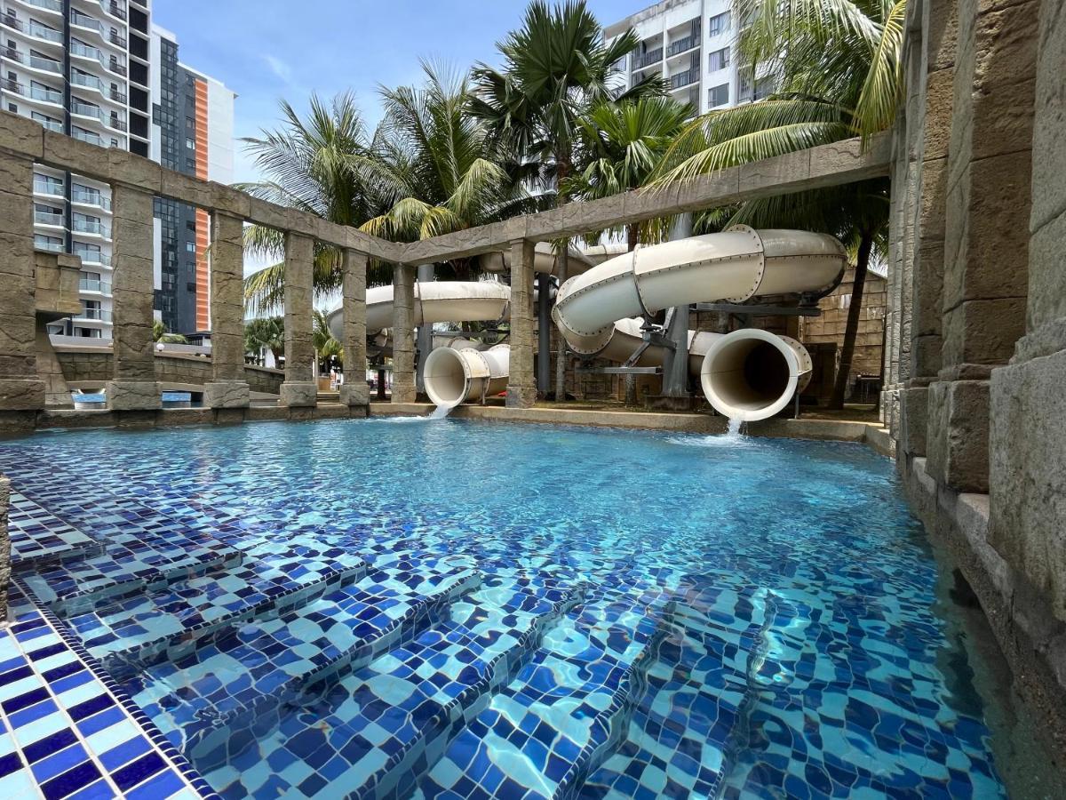 Sg Resort Residence - Beach & Waterpark Kuantan Exterior foto